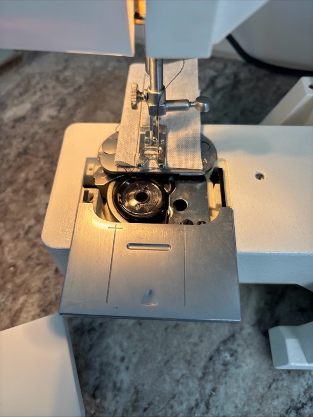 Singer White Multi-Stitch Sewing Machine - Compact Home Use - Picture 11 of 13